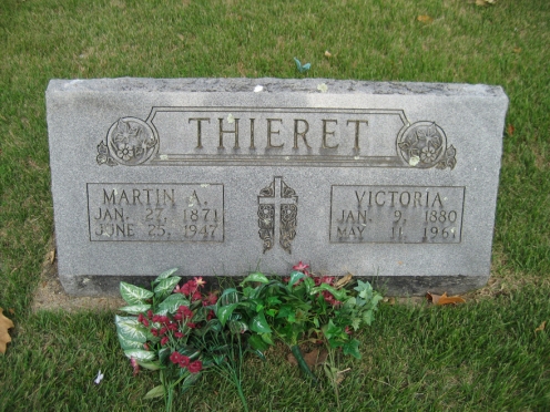 Martin and Victoria Thieret gravestone