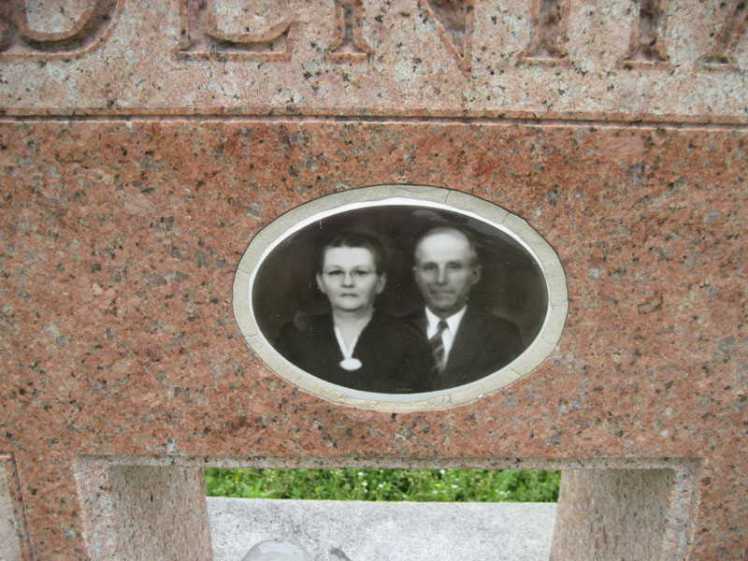 John and Emma Moldenhauer gravestone enlarged Immanuel Perryville MO